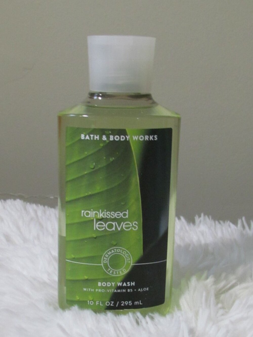 Bath & Body Works Rainkissed Leaves Body Wash w/Pro Vitamin B5 + Aloe NEW
